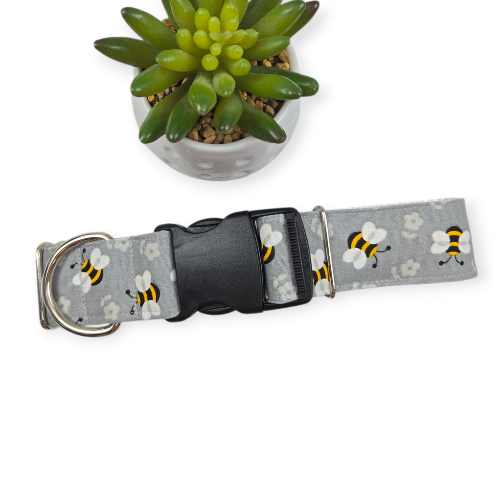 Gray Floral Bumble Bee Dog Collar (X-Large, 1.5" wide)