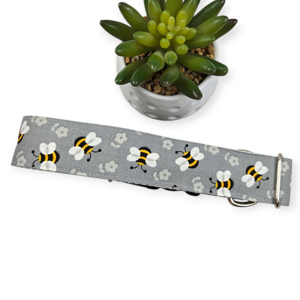 Gray Floral Bumble Bee Dog Collar (X-Large, 1.5" wide)