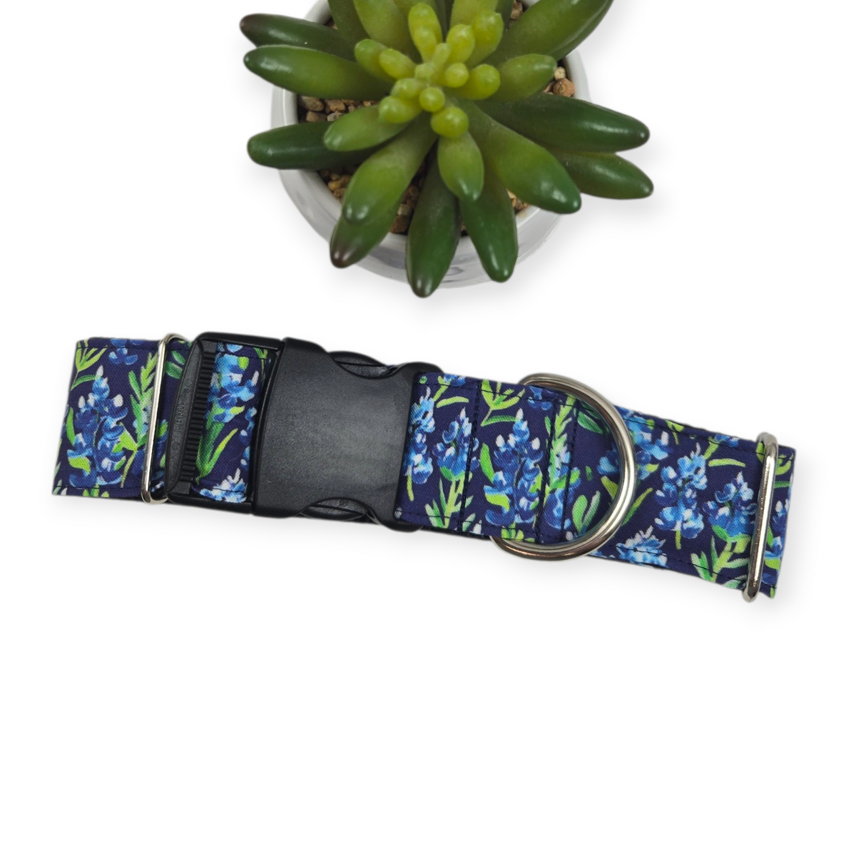 Preppy Bluebonnets on Navy Blue Dog collar (Large, 1.5" wide)
