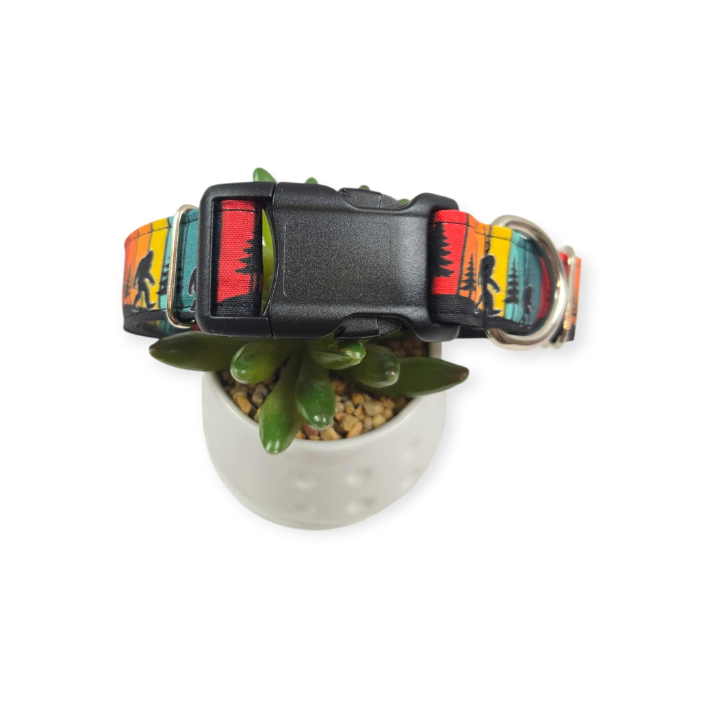 Retro Sasquatch Dog Collar (Medium, 1" Wide)