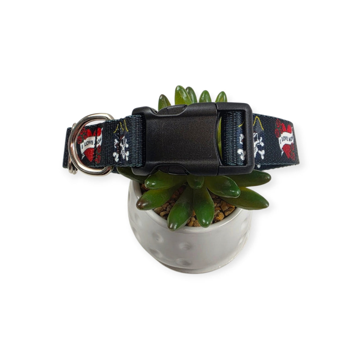 Love Mom Dog Collar (Medium, 1" wide)
