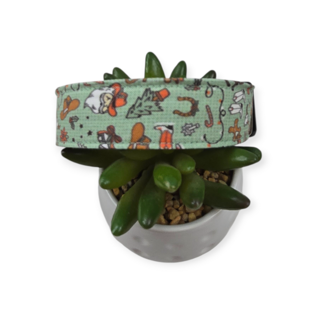 Western Holiday Ditsy Dog Collar (Medium, 1" wide)