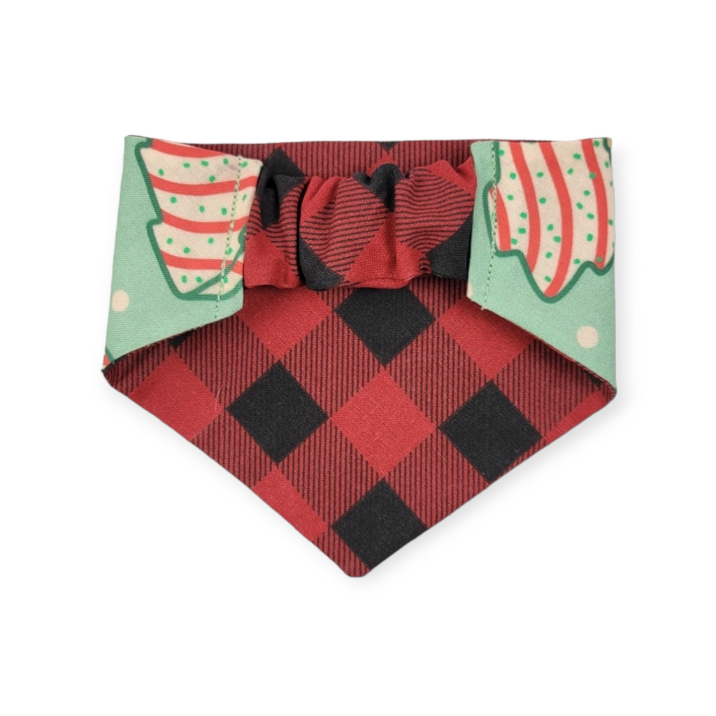 Christmas Snack Cakes/Buffalo Plaid Slip-on Scrunchie Bandana (X-Small)