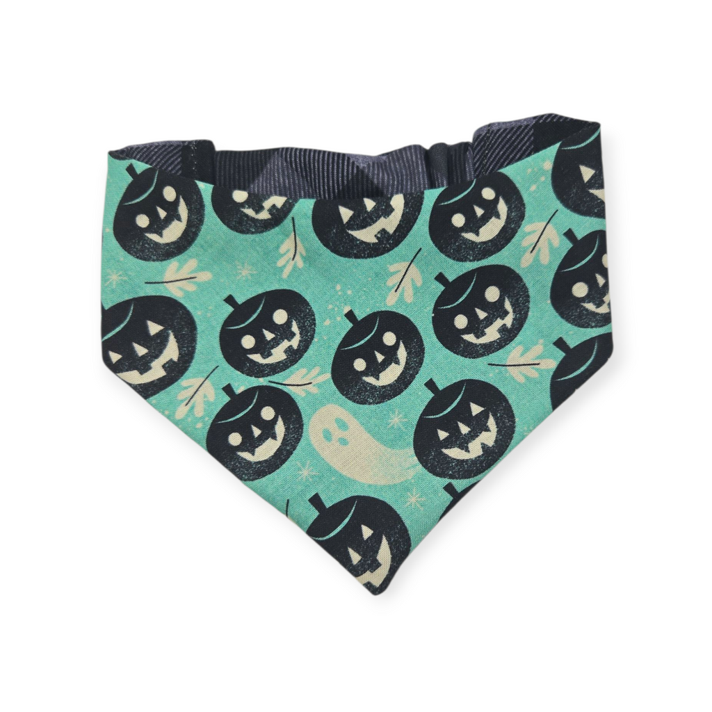 Pumpkins & Ghosts/Charcoal Plaid Reversible Slip-on Scrunchie Bandana (Small)